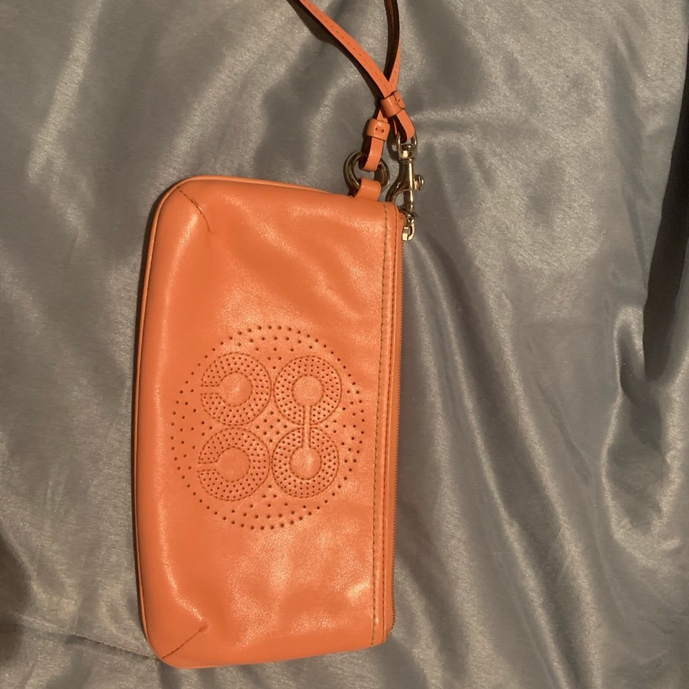 Authentic COACH WIRSTLET! Peach in color! 🥰